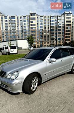 Универсал Mercedes-Benz C-Class 2004 в 