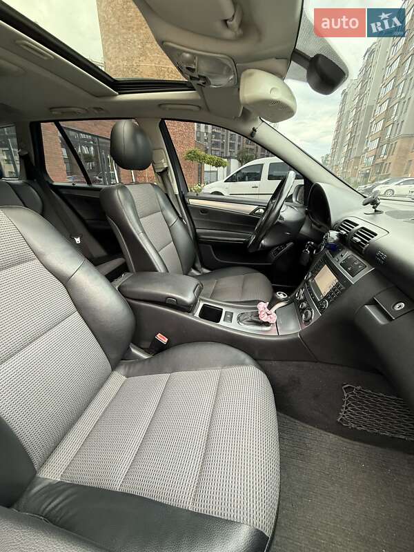 Універсал Mercedes-Benz C-Class 2004 в Житомирі