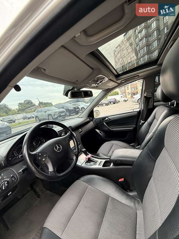 Універсал Mercedes-Benz C-Class 2004 в Житомирі