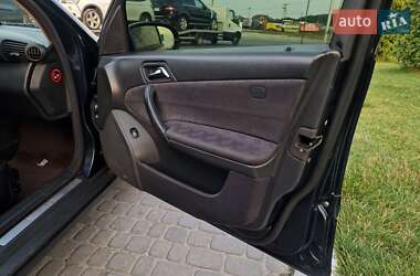 Седан Mercedes-Benz C-Class 2003 в 
