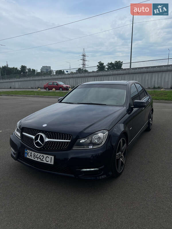 Седан Mercedes-Benz C-Class 2011 в Києві