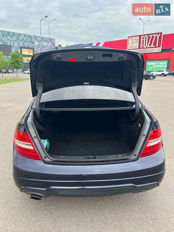 Седан Mercedes-Benz C-Class 2011 в Києві