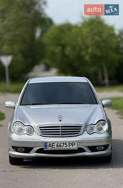 Седан Mercedes-Benz C-Class 2005 в 