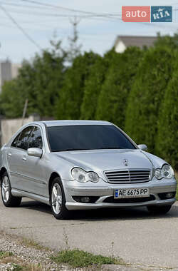 Седан Mercedes-Benz C-Class 2005 в 