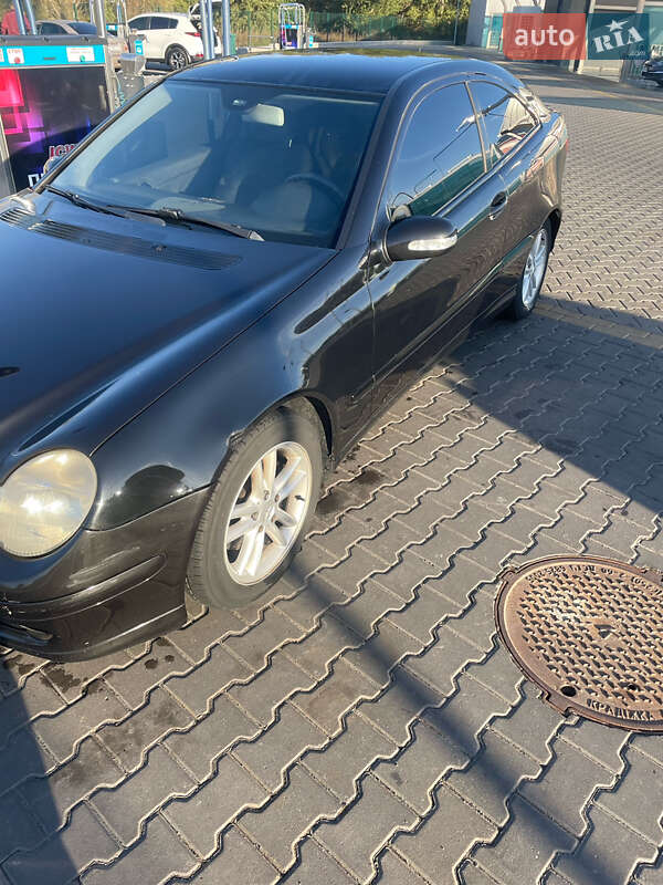 Купе Mercedes-Benz C-Class 2003 в Киеве