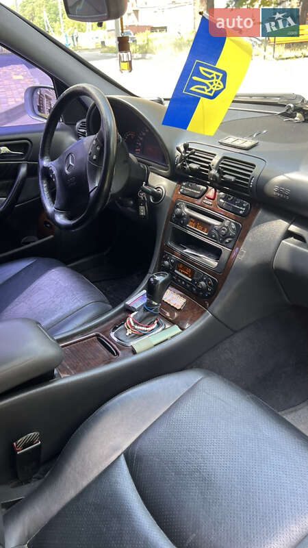 Седан Mercedes-Benz C-Class 2003 в Чернігові