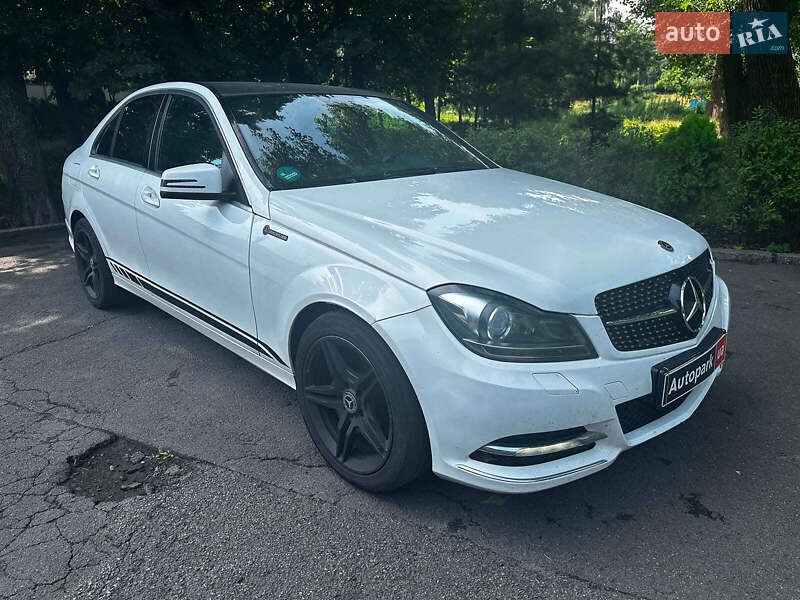 Седан Mercedes-Benz C-Class 2012 в Киеве