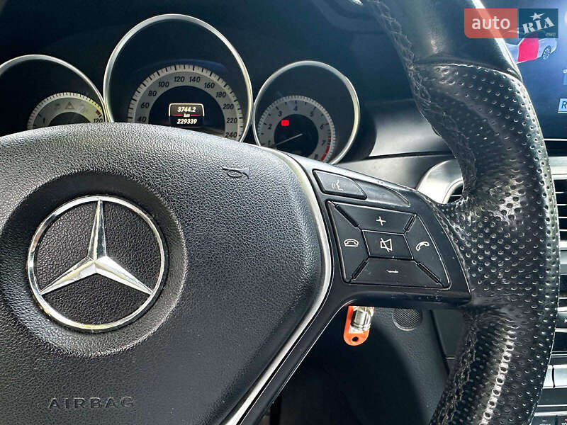 Седан Mercedes-Benz C-Class 2012 в Киеве