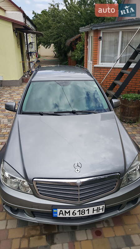 Универсал Mercedes-Benz C-Class 2010 в Бердичеве