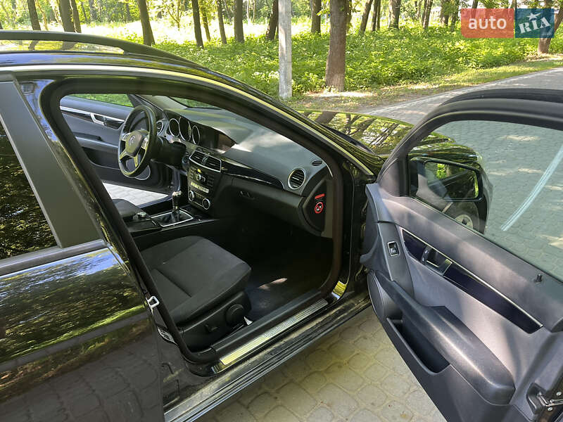 Универсал Mercedes-Benz C-Class 2013 в Жовкве