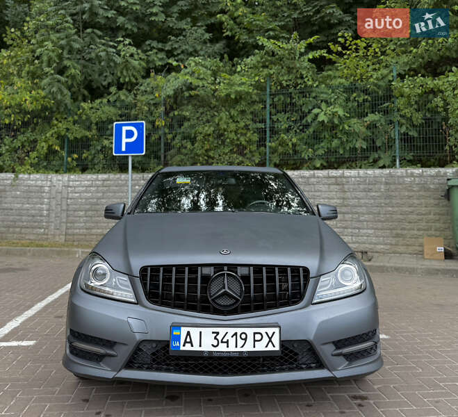 Mercedes-Benz C-Class 2011