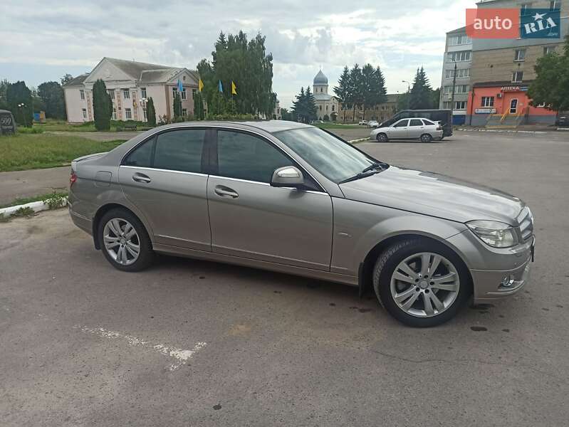Седан Mercedes-Benz C-Class 2008 в Тыврове