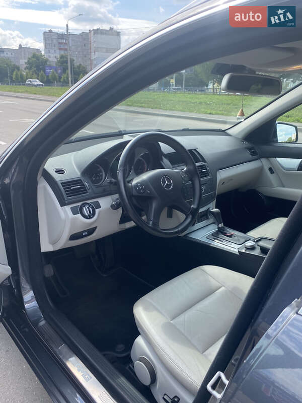 Універсал Mercedes-Benz C-Class 2009 в Чернігові