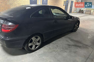 Купе Mercedes-Benz C-Class 2001 в 