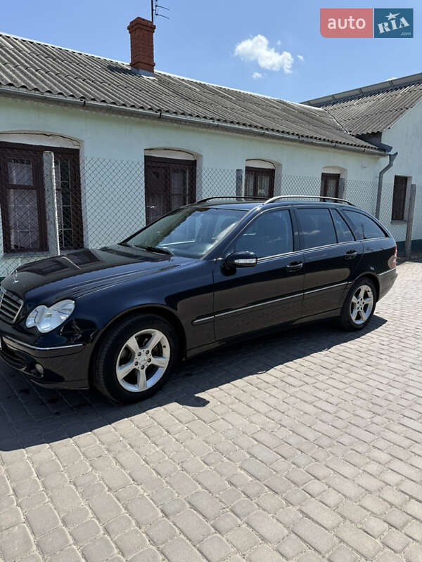 Универсал Mercedes-Benz C-Class 2005 в Сокале