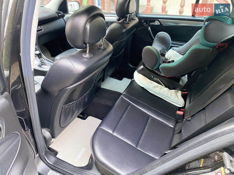 Універсал Mercedes-Benz C-Class 2004 в Львові