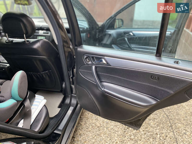 Універсал Mercedes-Benz C-Class 2004 в Львові