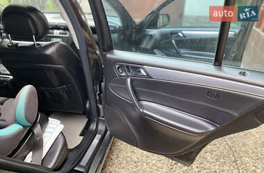 Универсал Mercedes-Benz C-Class 2004 в 