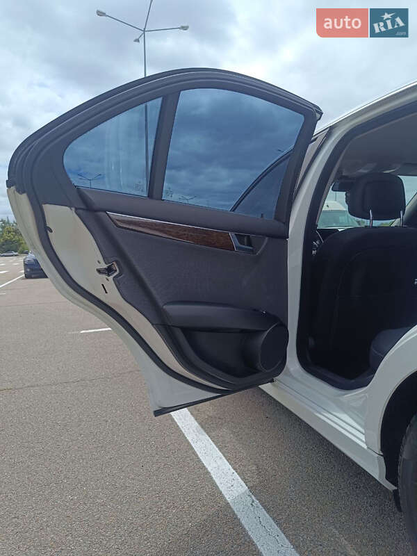 Седан Mercedes-Benz C-Class 2013 в Киеве