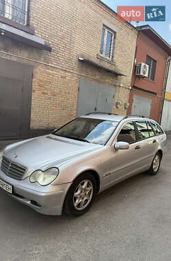 Универсал Mercedes-Benz C-Class 2004 в Киеве