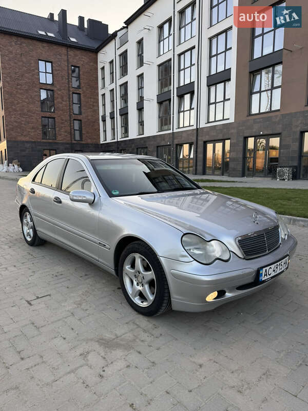 Седан Mercedes-Benz C-Class 2003 в Луцьку фото 16 Седан Mercedes-Benz C-Class 2003 в Луцьку