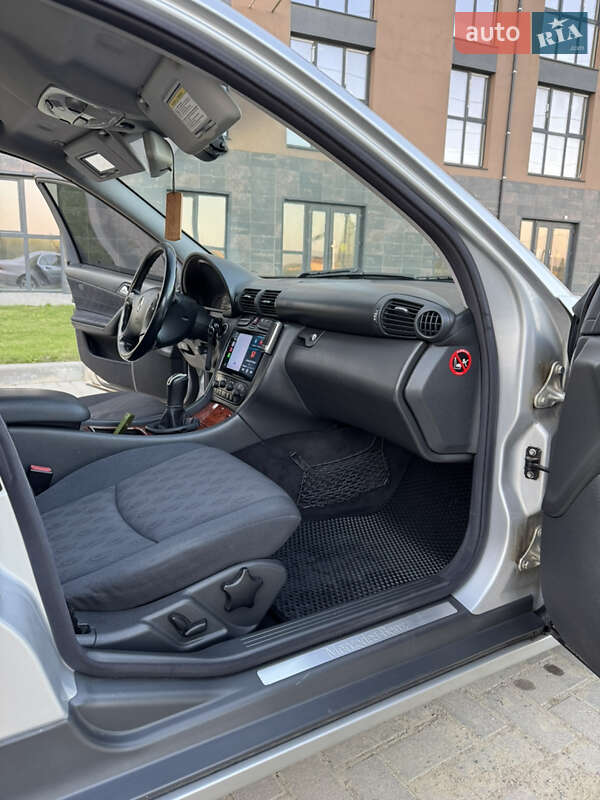 Седан Mercedes-Benz C-Class 2003 в Луцьку фото 26 Седан Mercedes-Benz C-Class 2003 в Луцьку