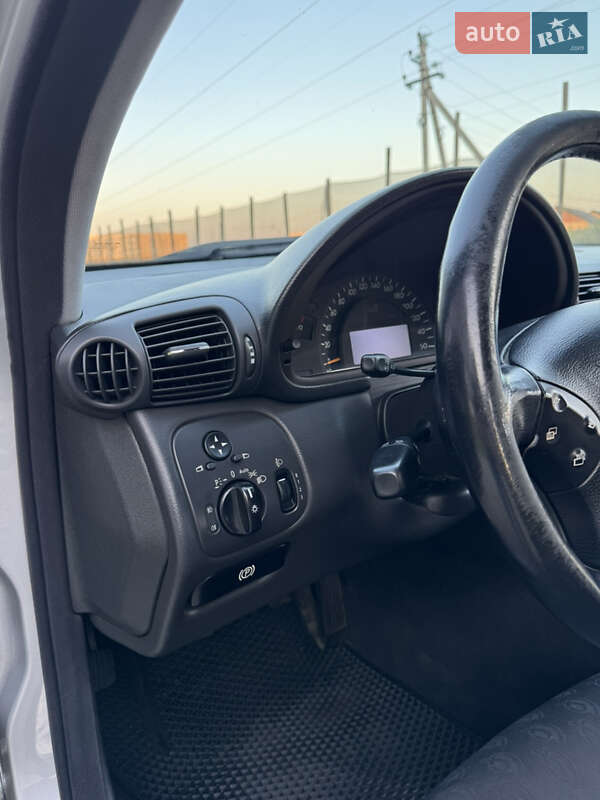 Седан Mercedes-Benz C-Class 2003 в Луцьку фото 44 Седан Mercedes-Benz C-Class 2003 в Луцьку