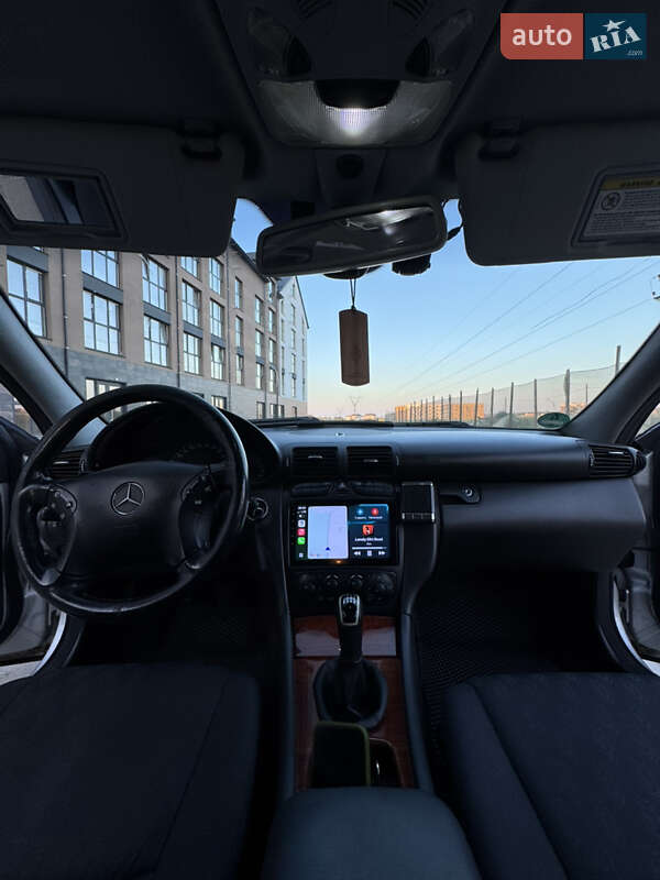 Седан Mercedes-Benz C-Class 2003 в Луцьку фото 48 Седан Mercedes-Benz C-Class 2003 в Луцьку