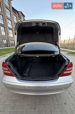 Седан Mercedes-Benz C-Class 2003 в 
