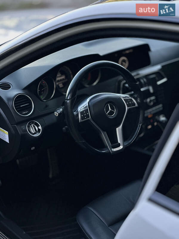 Седан Mercedes-Benz C-Class 2013 в Чернигове