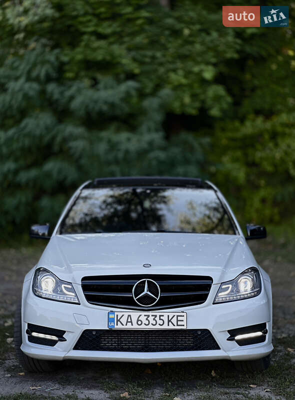 Седан Mercedes-Benz C-Class 2013 в Чернигове