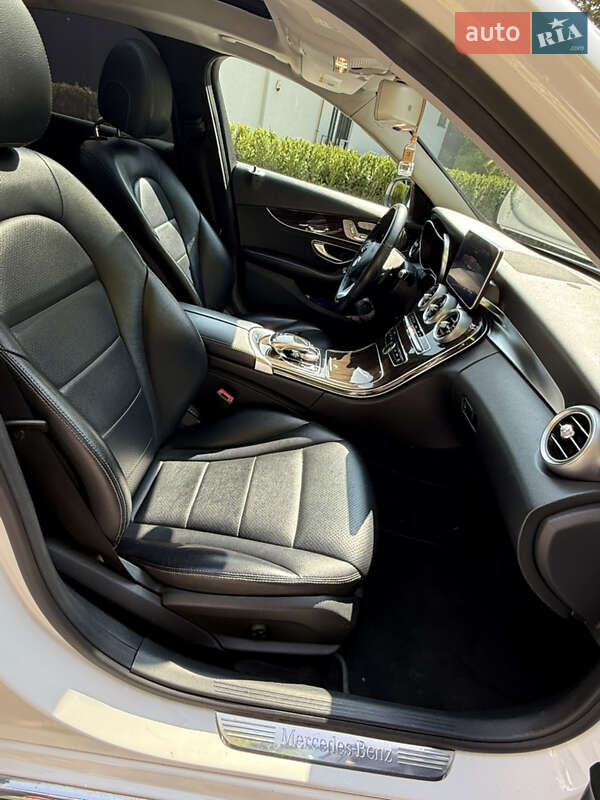 Седан Mercedes-Benz C-Class 2015 в Львове