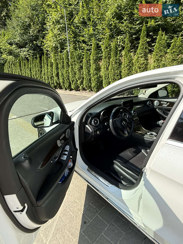 Седан Mercedes-Benz C-Class 2015 в Львове