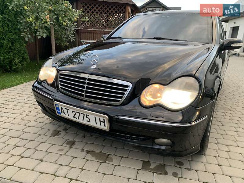 Универсал Mercedes-Benz C-Class 2002 в Ивано-Франковске
