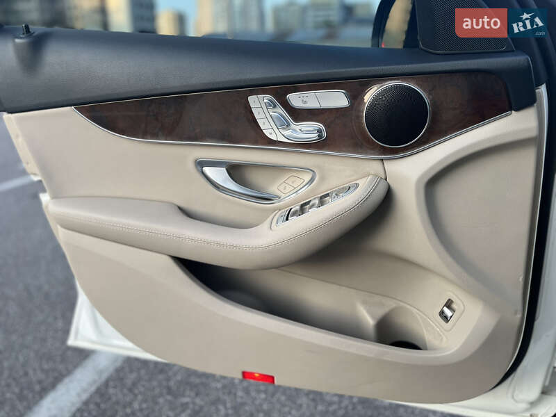 Седан Mercedes-Benz C-Class 2016 в Киеве фото 37 Седан Mercedes-Benz C-Class 2016 в Киеве
