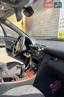 Седан Mercedes-Benz C-Class 2002 в 