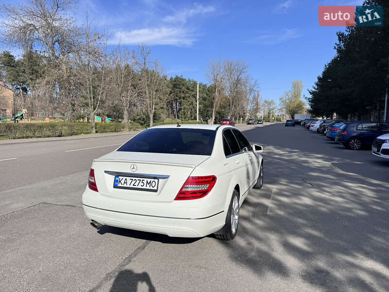 Седан Mercedes-Benz C-Class 2011 в Киеве