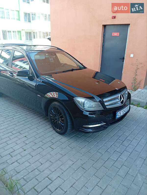 Універсал Mercedes-Benz C-Class 2011 в Львові