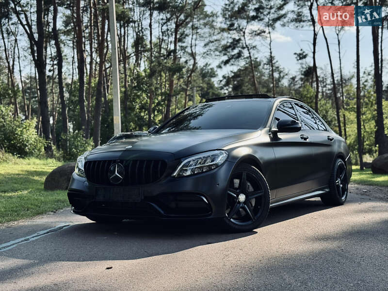 Седан Mercedes-Benz C-Class 2015 в 