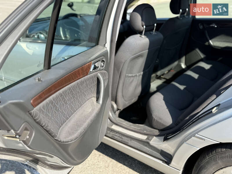 Седан Mercedes-Benz C-Class 2003 в Киеве фото 15 Седан Mercedes-Benz C-Class 2003 в Киеве