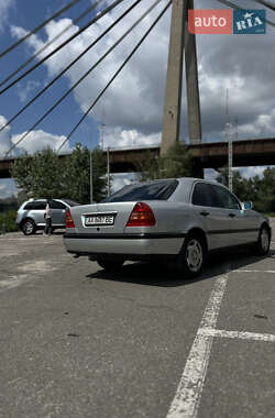 Седан Mercedes-Benz C-Class 1995 в 