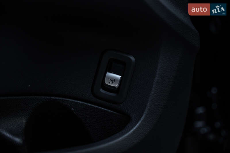 Седан Mercedes-Benz C-Class 2019 в Києві