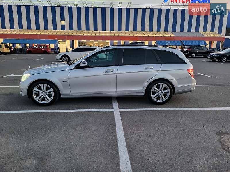 Универсал Mercedes-Benz C-Class 2008 в Киеве