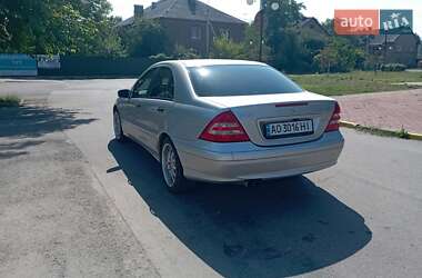 Седан Mercedes-Benz C-Class 2005 в 
