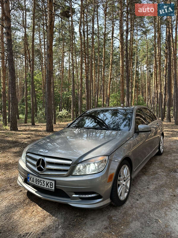 Седан Mercedes-Benz C-Class 2011 в Полтаве