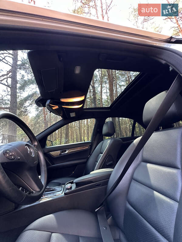 Седан Mercedes-Benz C-Class 2011 в Полтаве