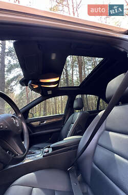 Седан Mercedes-Benz C-Class 2011 в 