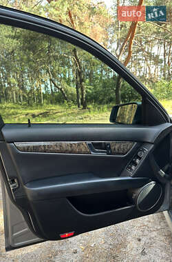 Седан Mercedes-Benz C-Class 2011 в 