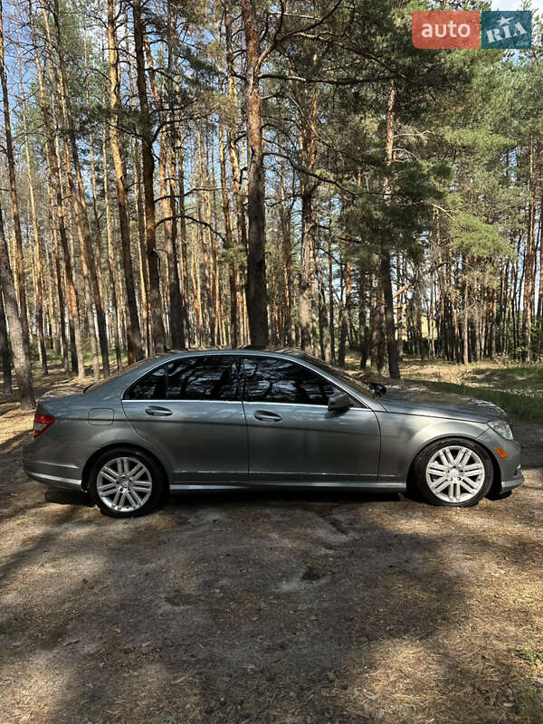 Седан Mercedes-Benz C-Class 2011 в Полтаве