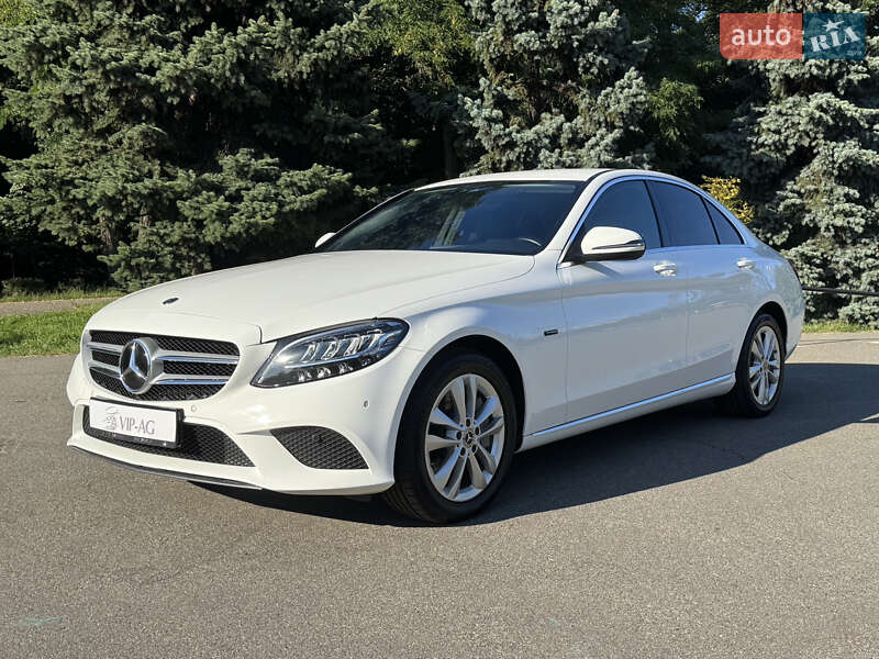 Mercedes-Benz C-Class 2021